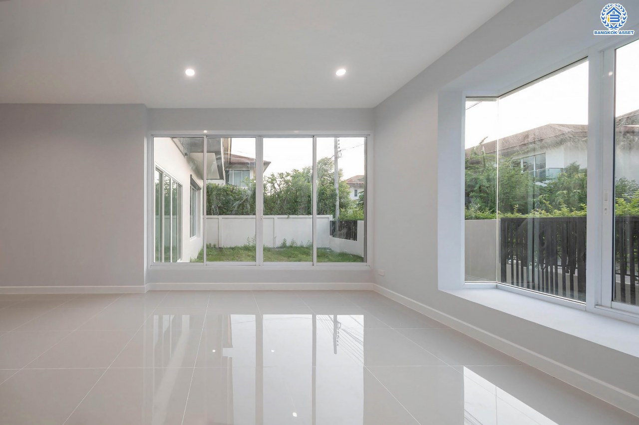 บ้านมือสองตกแต่งใหม่ โครงการ เดอะเวอรีเดียนโฮม กาญจนาภิเษก เนื้อที่กว้าง 75 ตร.ว. ฟังก์ชัน 3 ห้องนอน 4 ห้องน้ำ 1 ห้องอเนกประสงค์ 1 ห้องแม่บ้าน จอดรถได้ 2 จอด บนทำเลดี ติดถนนกาญจนาภิเษก เชื่อมต่อถนนรัตนาธิเบศร์ ถนนนครอินทร์ ถนนกาญจนาภิเษก ใกล้รถไฟฟ้าสายสีม่วง "สถานีตลาดบางใหญ่" และจุดขึ้นทางด่วน "ศรีรัช"...